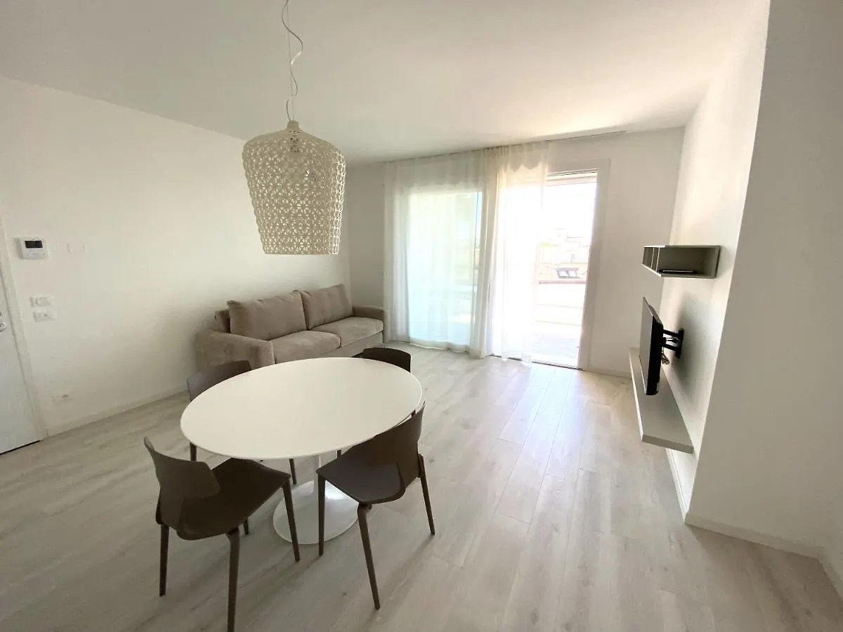 Light Palace 8 - Immobiliare Living Apartment Lido di Jesolo