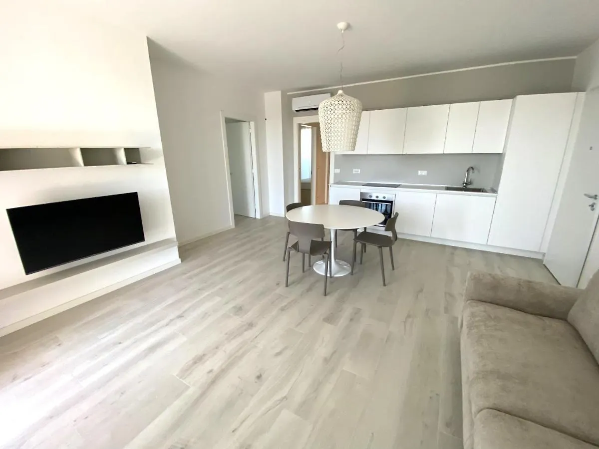 Light Palace 8 - Immobiliare Living Apartment Lido di Jesolo