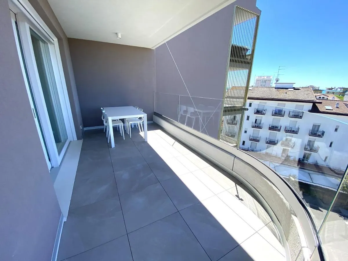 Light Palace 8 - Immobiliare Living Apartment Lido di Jesolo